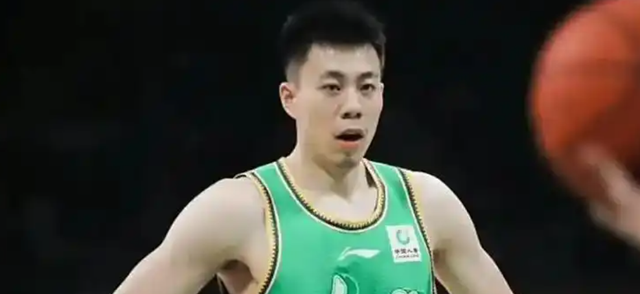 v体育-张镇麟离队居然是因为与杨鸣有矛盾，辽篮应该感谢这位颜值少帅