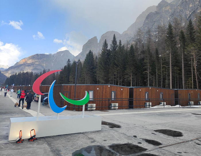 v站-追光 | 他们，将在冬残奥会绽放生命光彩|残疾人|AC米兰|科尔|王蒙|北京冬残奥会_新浪体育_新浪新闻